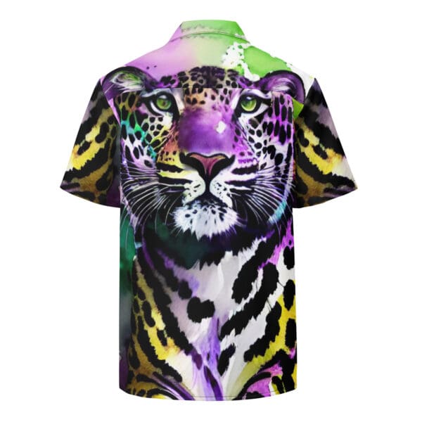 A shirt with a picture of a tiger on it.