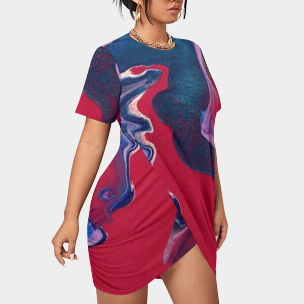 Abstract print red short sleeve dress.